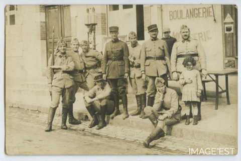 Soldats et officiers français (Bayonville-sur-Mad)
